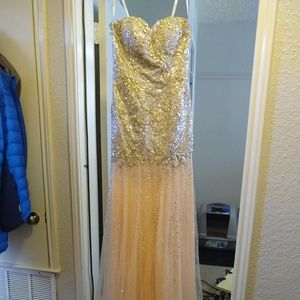 Strapless Tony Bowls